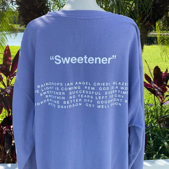 Ariana Grande RARE sweetener track list crewneck - Picture 5 of 12